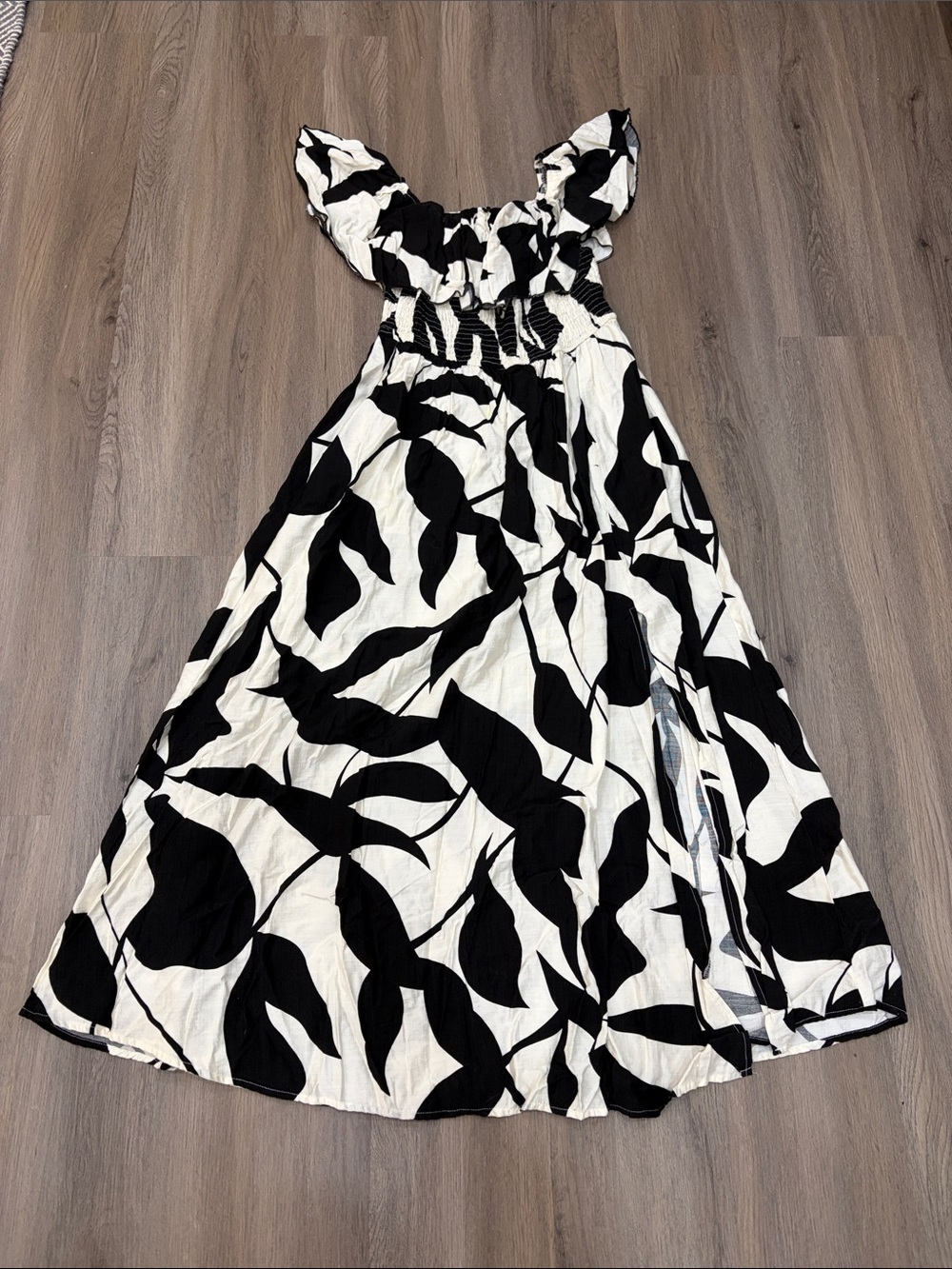 Cupshe Black and White Leaf Print Maxi Dress